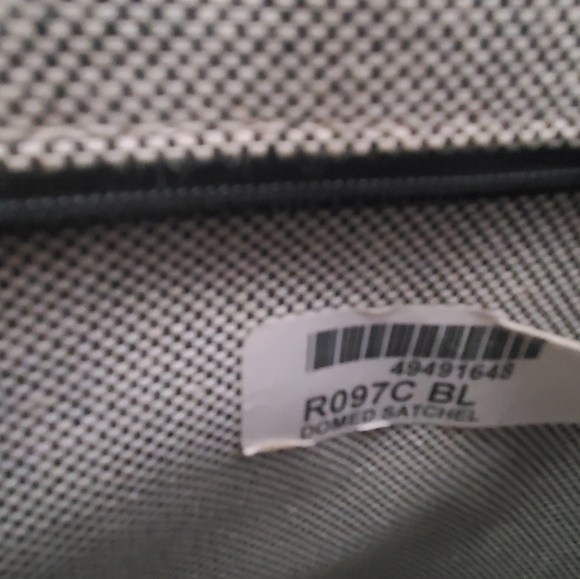 Vintage Dooney and Bourke handbag & Keychain - Picture 5 of 11